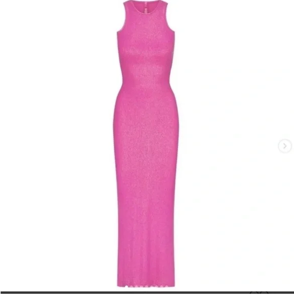 BNWT Skims maxi dress in fuchsia foil - Picture 2 of 16